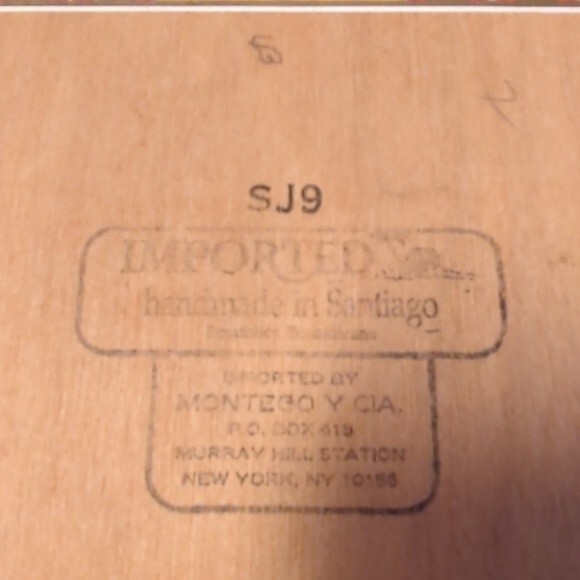 Cigar Box Macanudo Montego y Cia HRH Prince Philip Maduro Empty Wooden - Picture 4 of 8